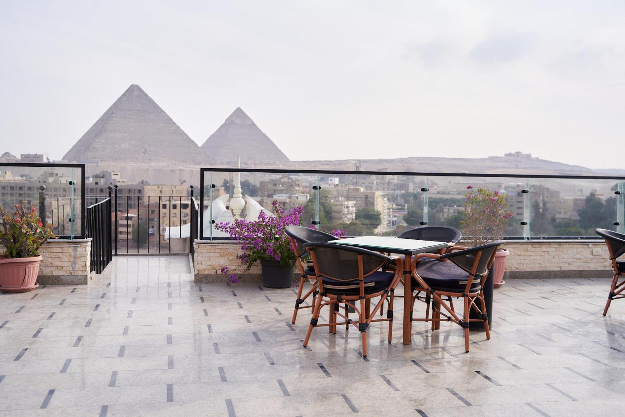 Appartamento Sunrise Jacuzzi & Pyramids View Il Il Cairo Esterno foto