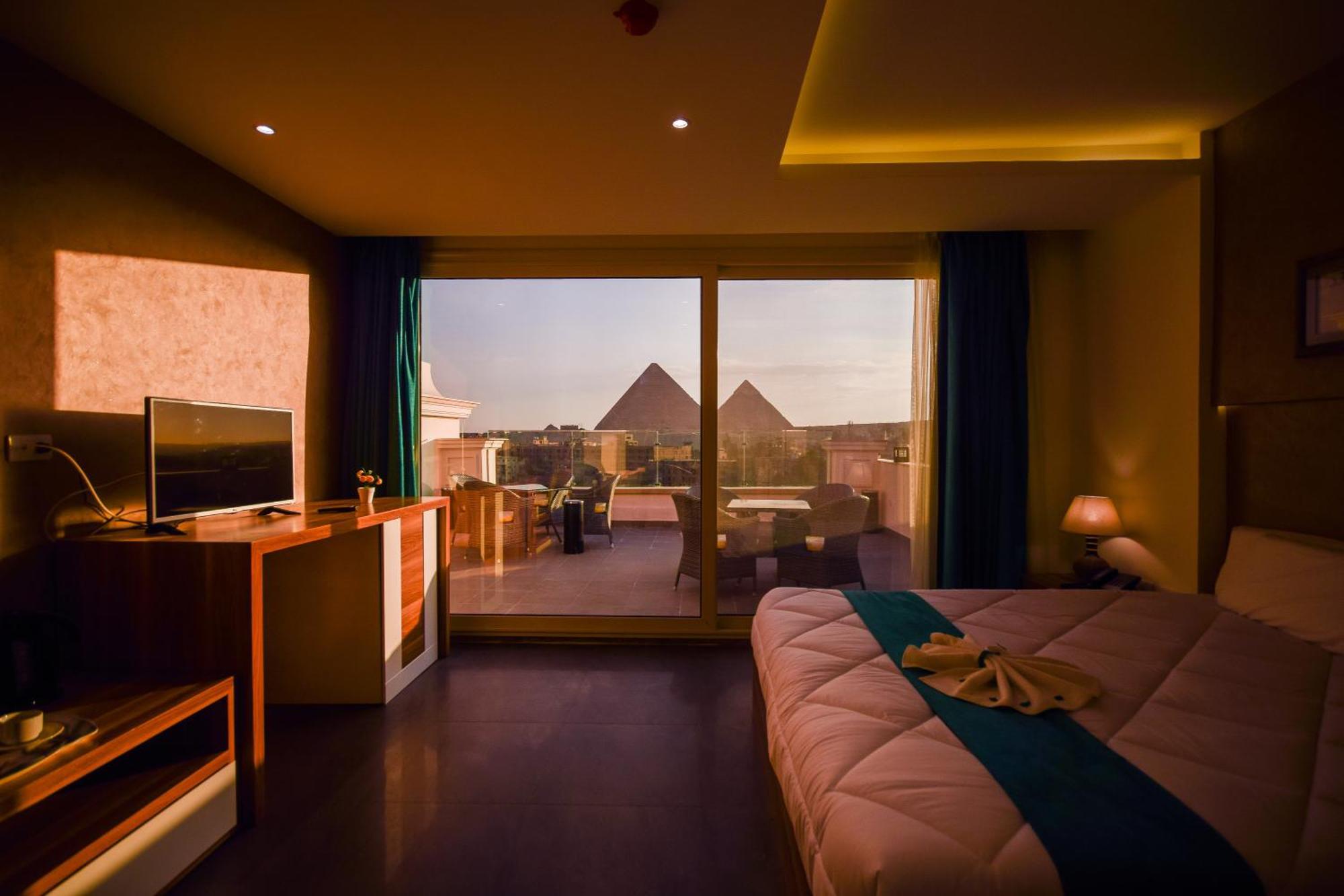 Sunrise Jacuzzi & Pyramids View Il Cairo Esterno foto