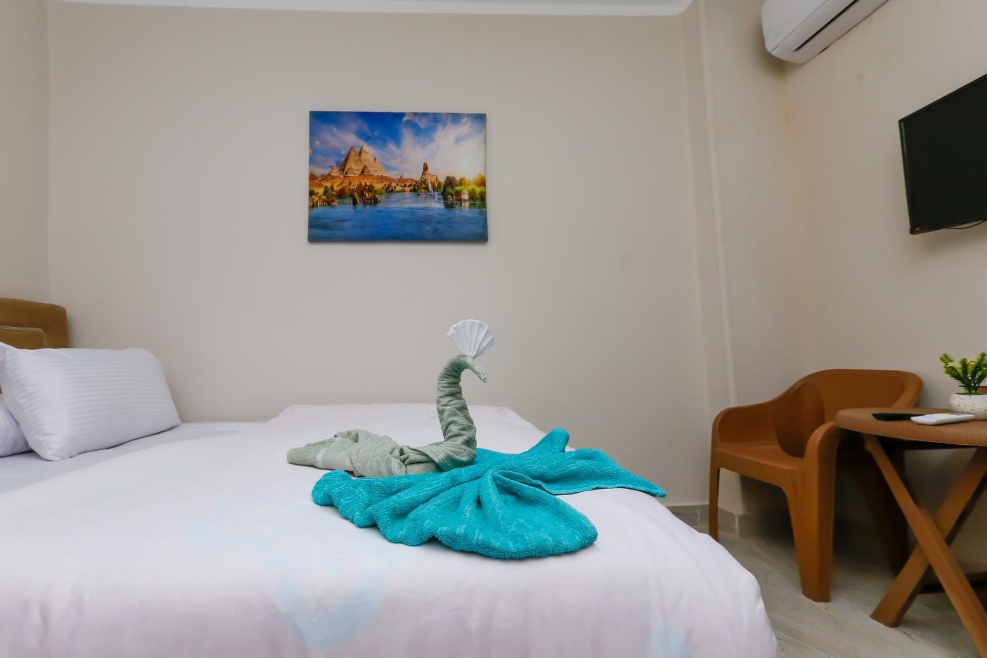 Appartamento Sunrise Jacuzzi & Pyramids View Il Il Cairo Esterno foto